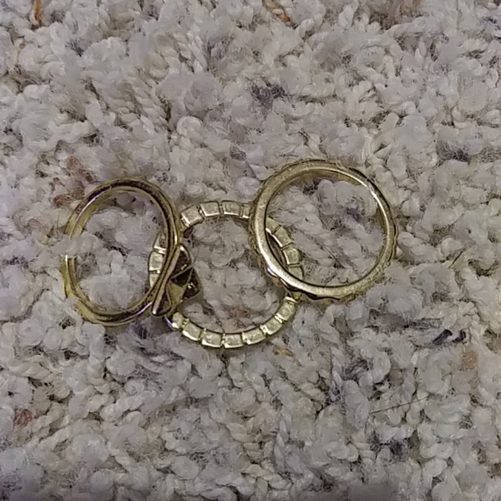 A three gold ring set